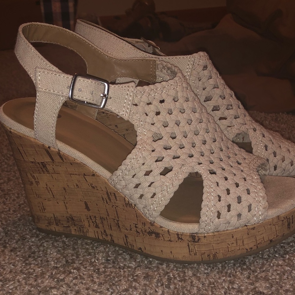 Crochet style wedges